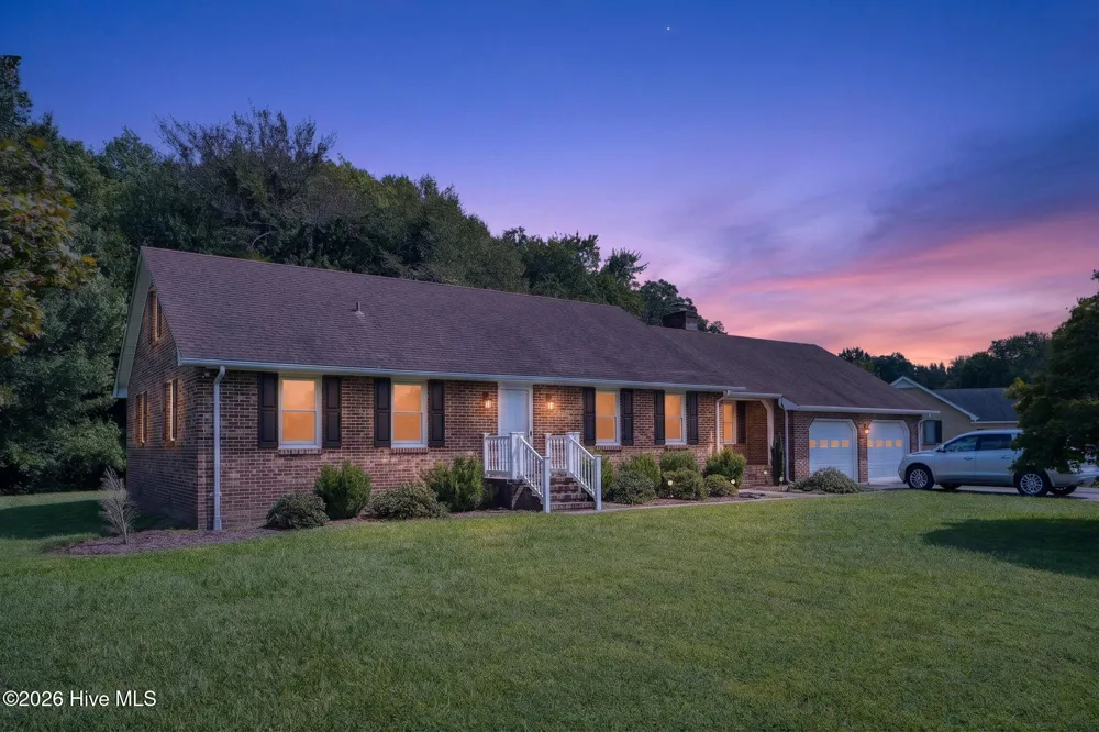 1600 Darian Drive Elizabeth City, NC 27909