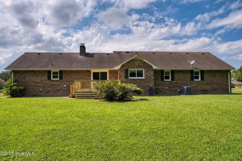 1600 Darian Drive Elizabeth City, NC 27909