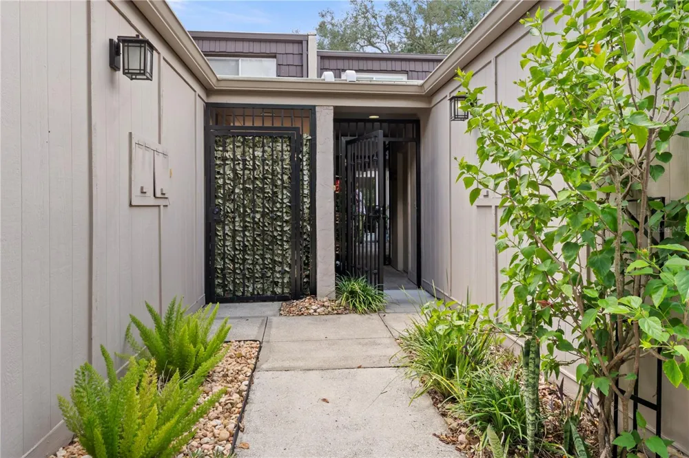 3714 CARROLLBROOK ROAD Tampa, FL 33618