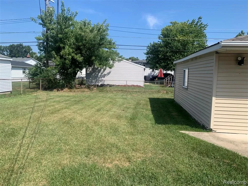 2535 Camel Drive Sterling Heights City, MI 48310