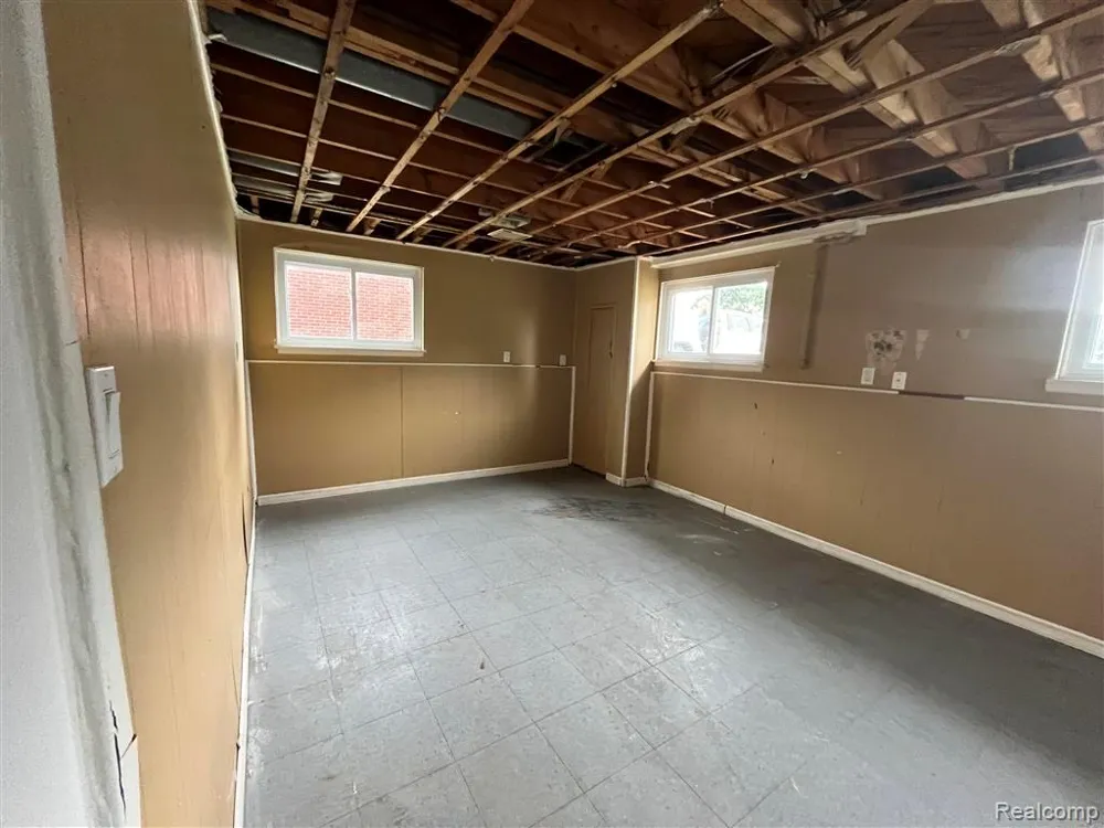 2535 Camel Drive Sterling Heights City, MI 48310