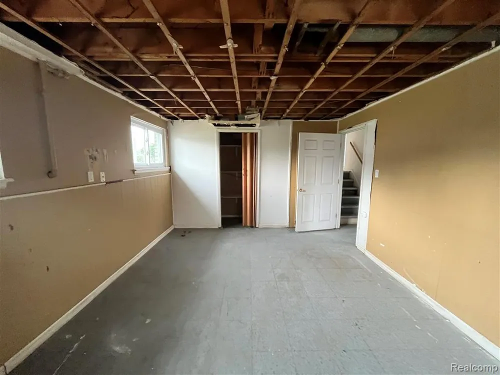 2535 Camel Drive Sterling Heights City, MI 48310