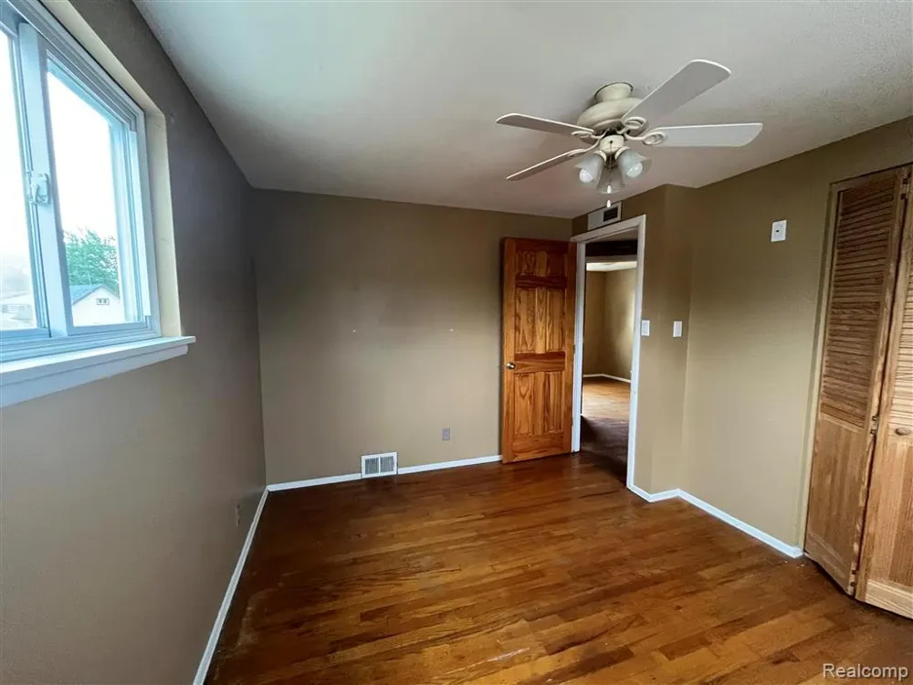 2535 Camel Drive Sterling Heights City, MI 48310