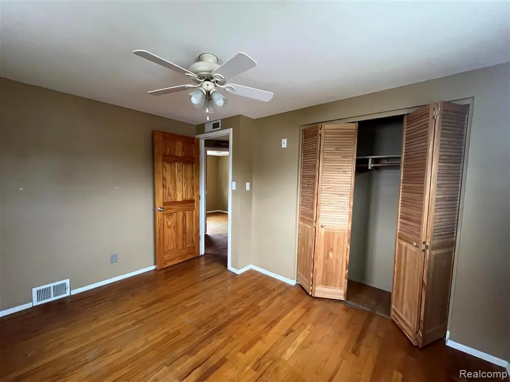2535 Camel Drive Sterling Heights City, MI 48310