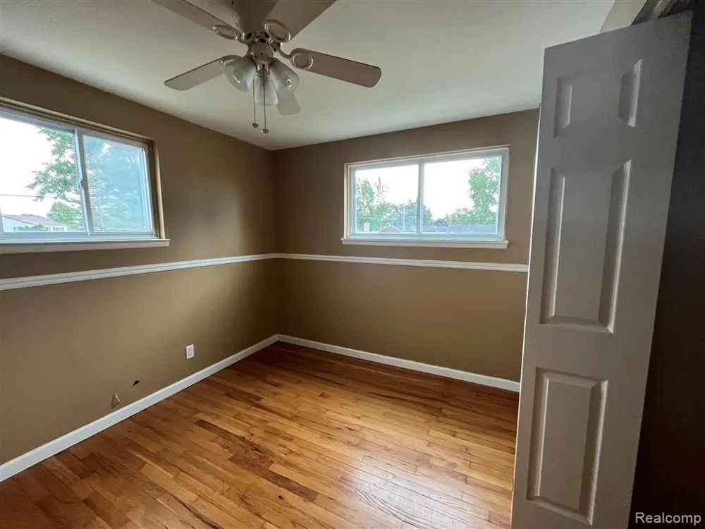 2535 Camel Drive Sterling Heights City, MI 48310