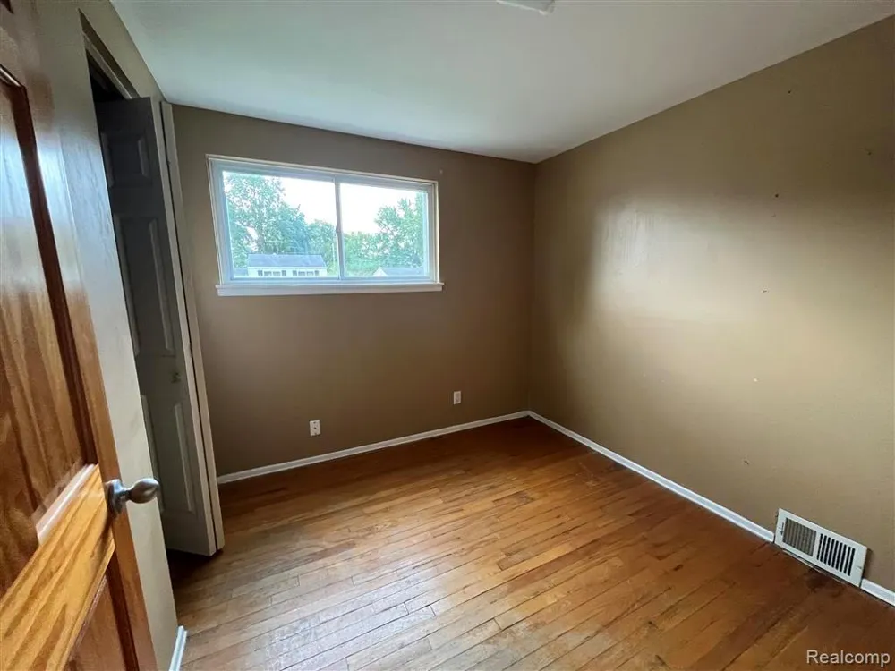 2535 Camel Drive Sterling Heights City, MI 48310