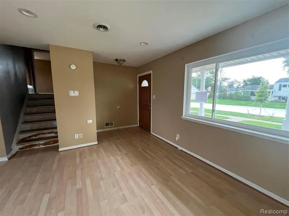 2535 Camel Drive Sterling Heights City, MI 48310
