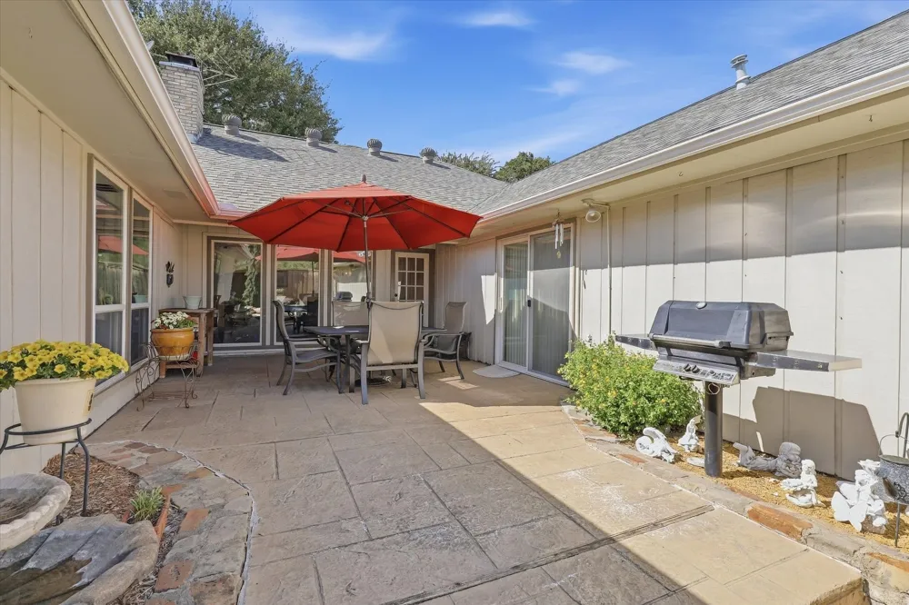 15922 Windy Meadow Drive Dallas, TX 75248