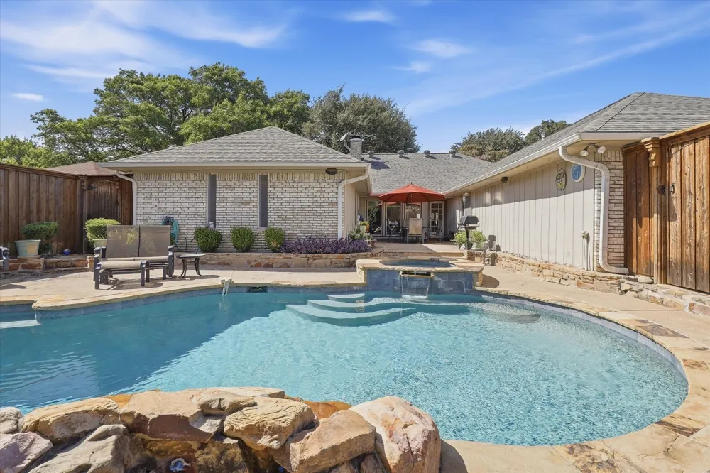 15922 Windy Meadow Drive Dallas, TX 75248