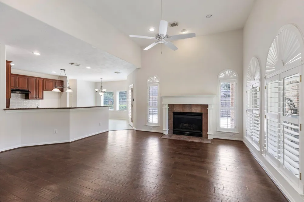 17806 W Copper Lakes Drive Houston, TX 77095