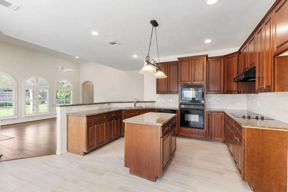 17806 W Copper Lakes Drive Houston, TX 77095