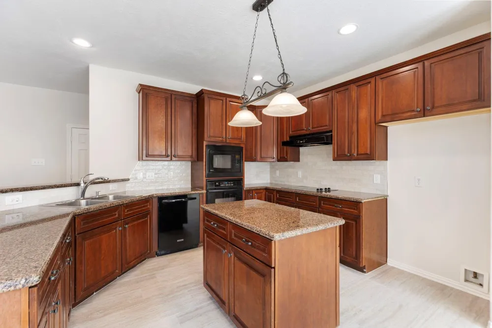 17806 W Copper Lakes Drive Houston, TX 77095