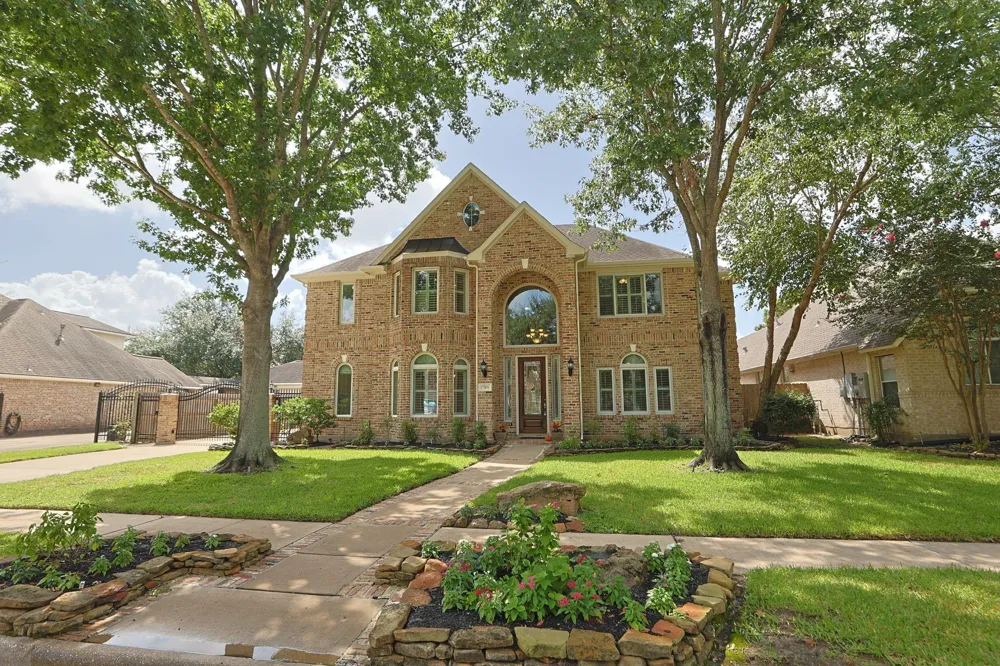 17806 W Copper Lakes Drive Houston, TX 77095