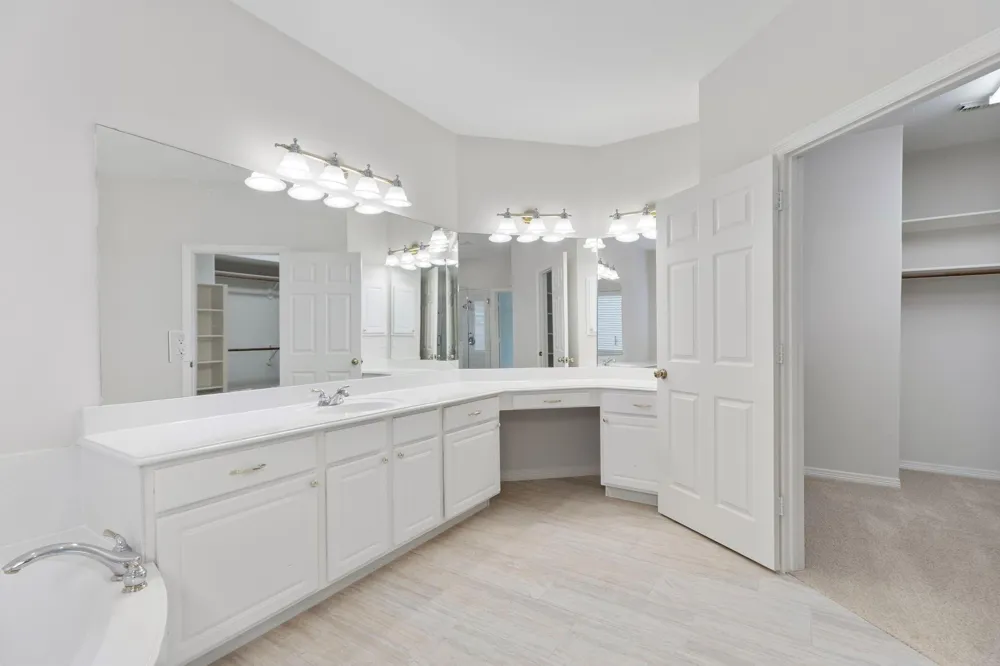 17806 W Copper Lakes Drive Houston, TX 77095