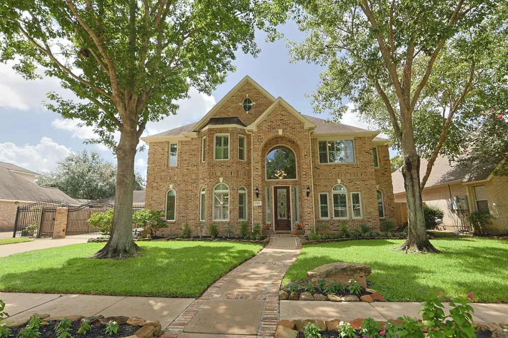 17806 W Copper Lakes Drive Houston, TX 77095