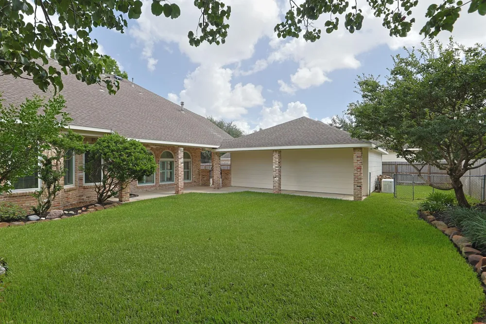 17806 W Copper Lakes Drive Houston, TX 77095