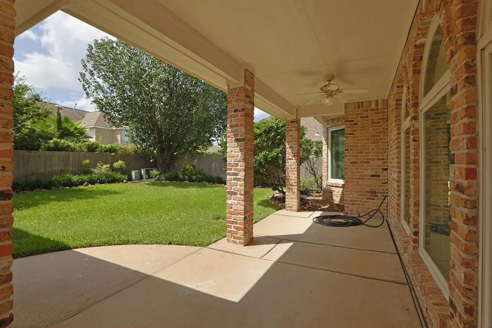 17806 W Copper Lakes Drive Houston, TX 77095