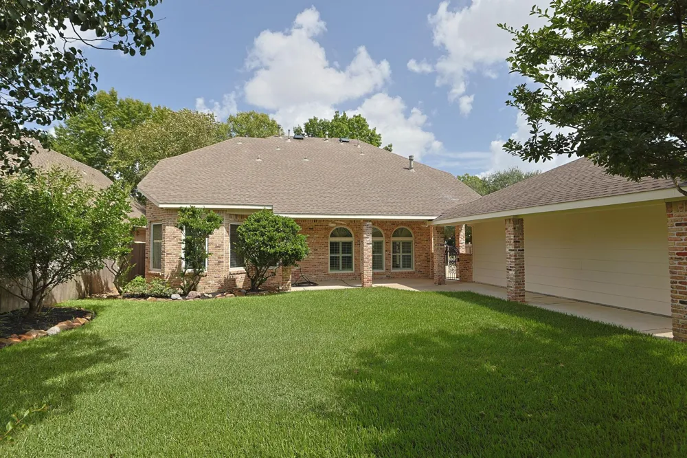 17806 W Copper Lakes Drive Houston, TX 77095