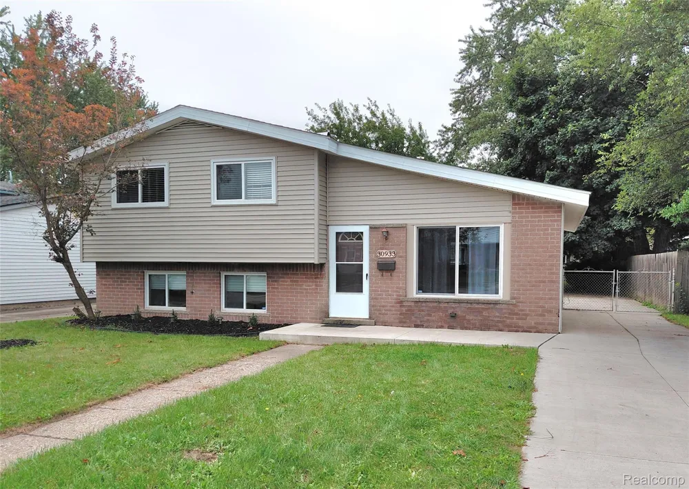 30933 Grandview Avenue Westland City, MI 48186