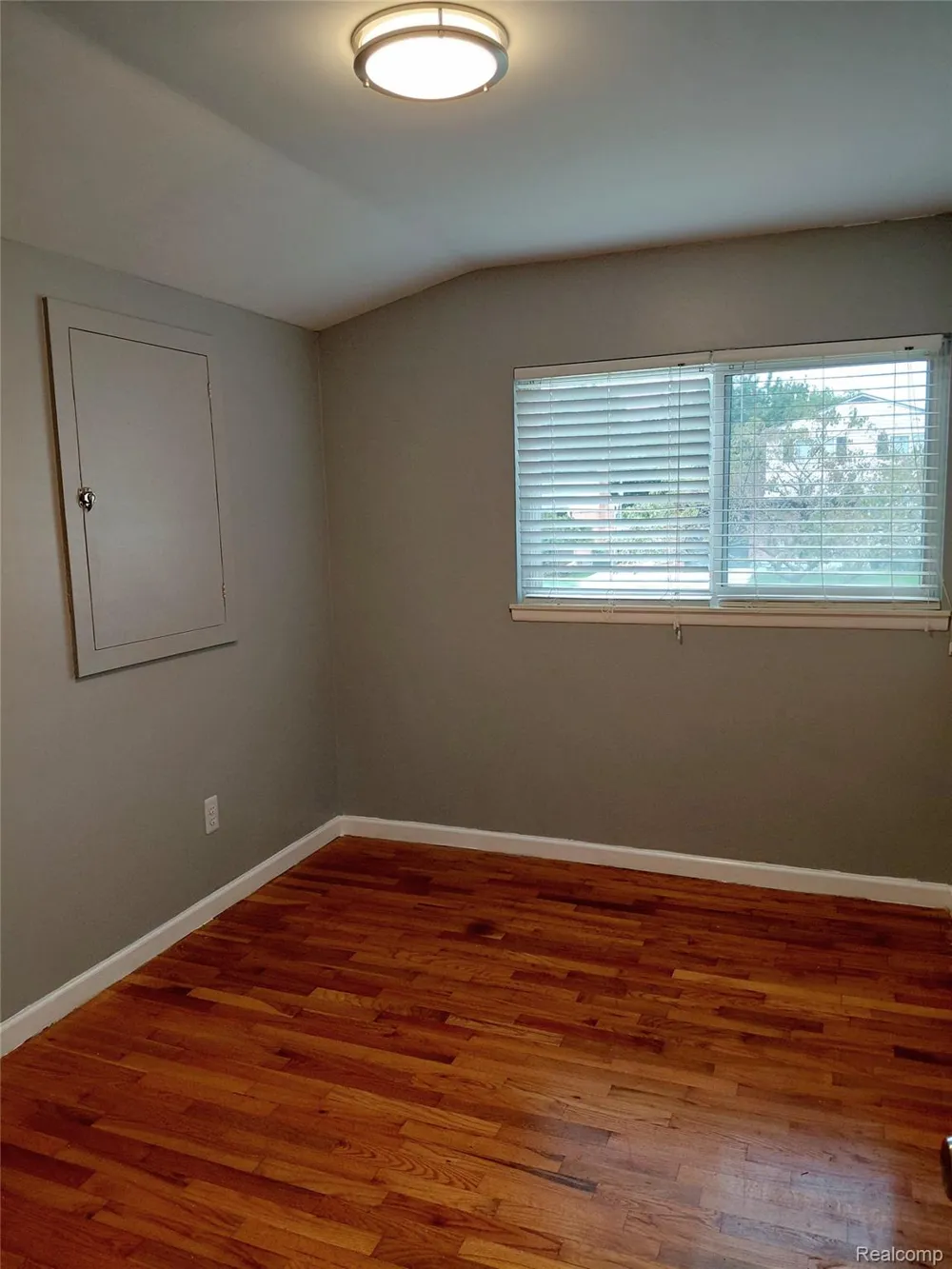 30933 Grandview Avenue Westland City, MI 48186