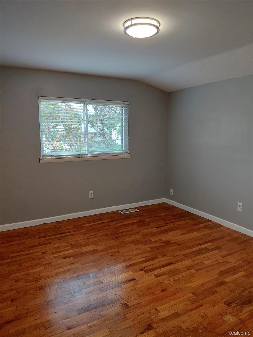 30933 Grandview Avenue Westland City, MI 48186