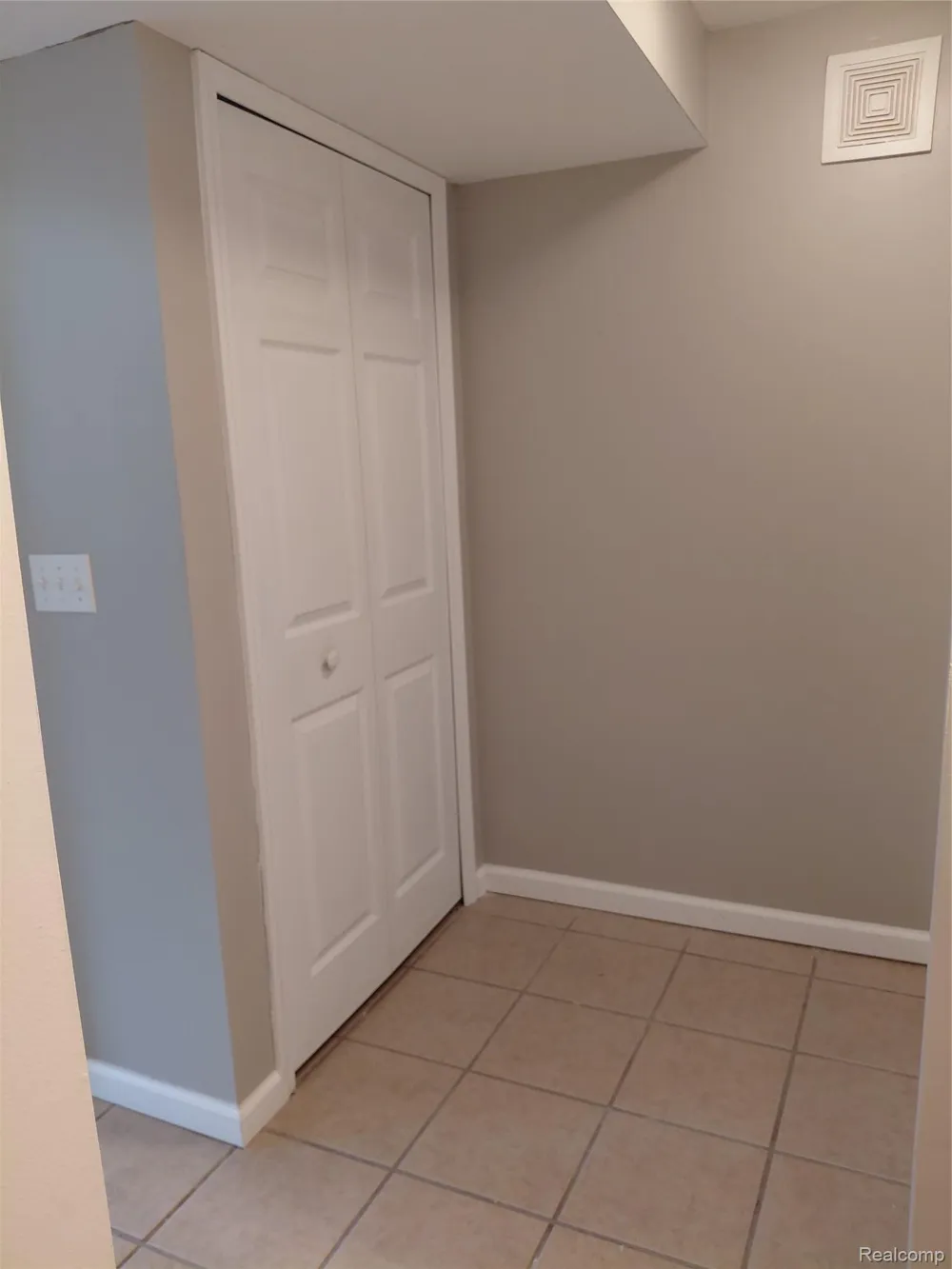 30933 Grandview Avenue Westland City, MI 48186