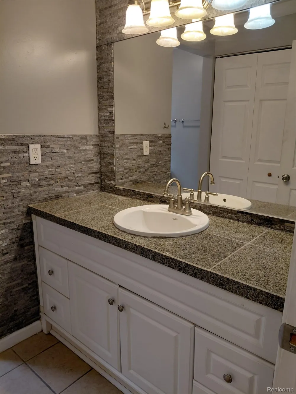 30933 Grandview Avenue Westland City, MI 48186