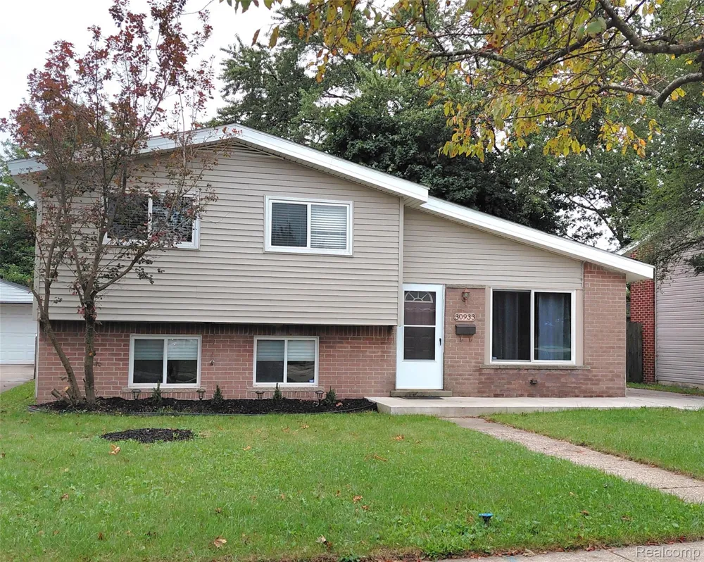 30933 Grandview Avenue Westland City, MI 48186