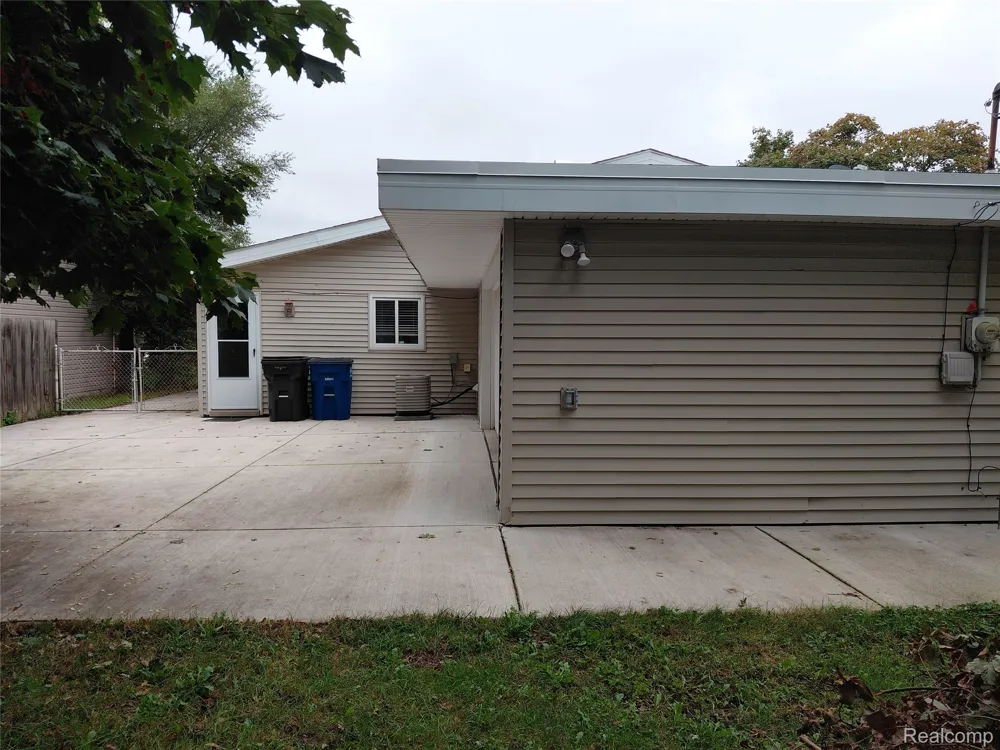 30933 Grandview Avenue Westland City, MI 48186