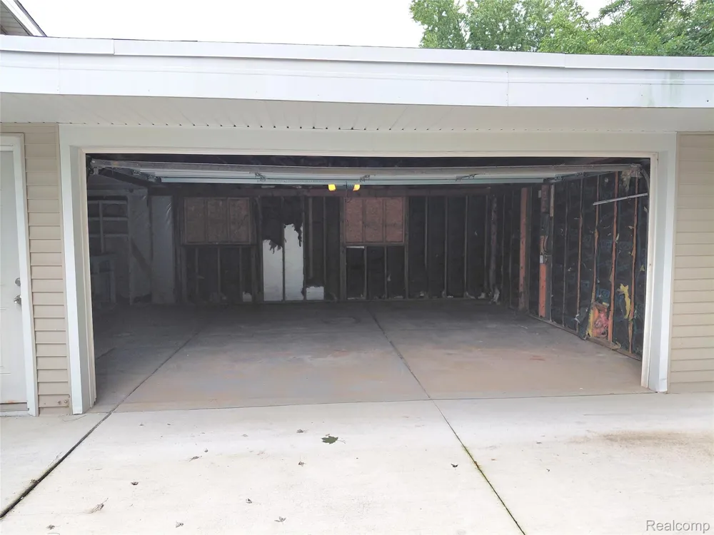 30933 Grandview Avenue Westland City, MI 48186