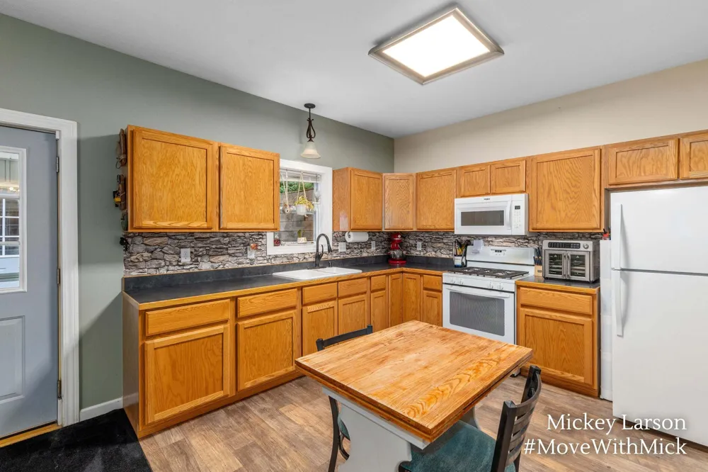134 E 1st Street Stanton City, MI 48888