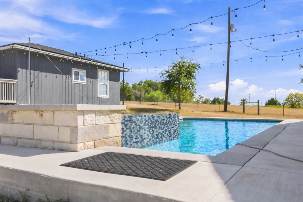 1620 S Turnersville Road Buda, TX 78610
