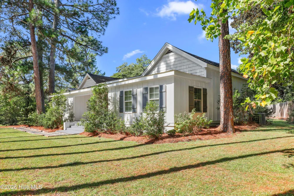 215 S Grape Street Pinebluff, NC 28373