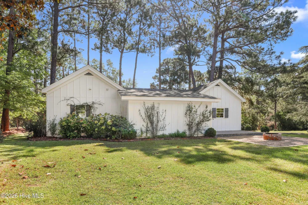 215 S Grape Street Pinebluff, NC 28373
