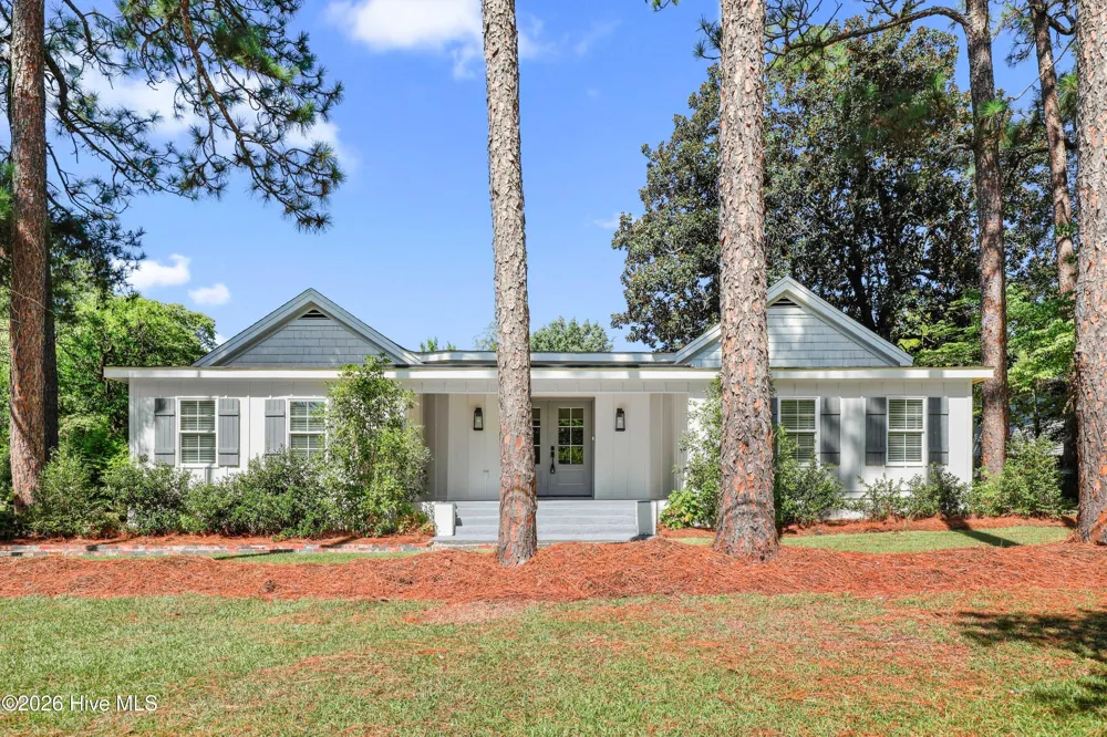 215 S Grape Street Pinebluff, NC 28373