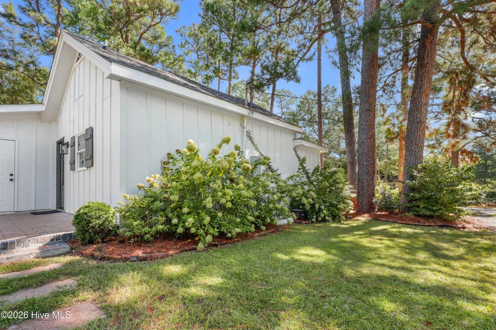 215 S Grape Street Pinebluff, NC 28373