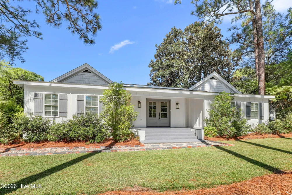 215 S Grape Street Pinebluff, NC 28373