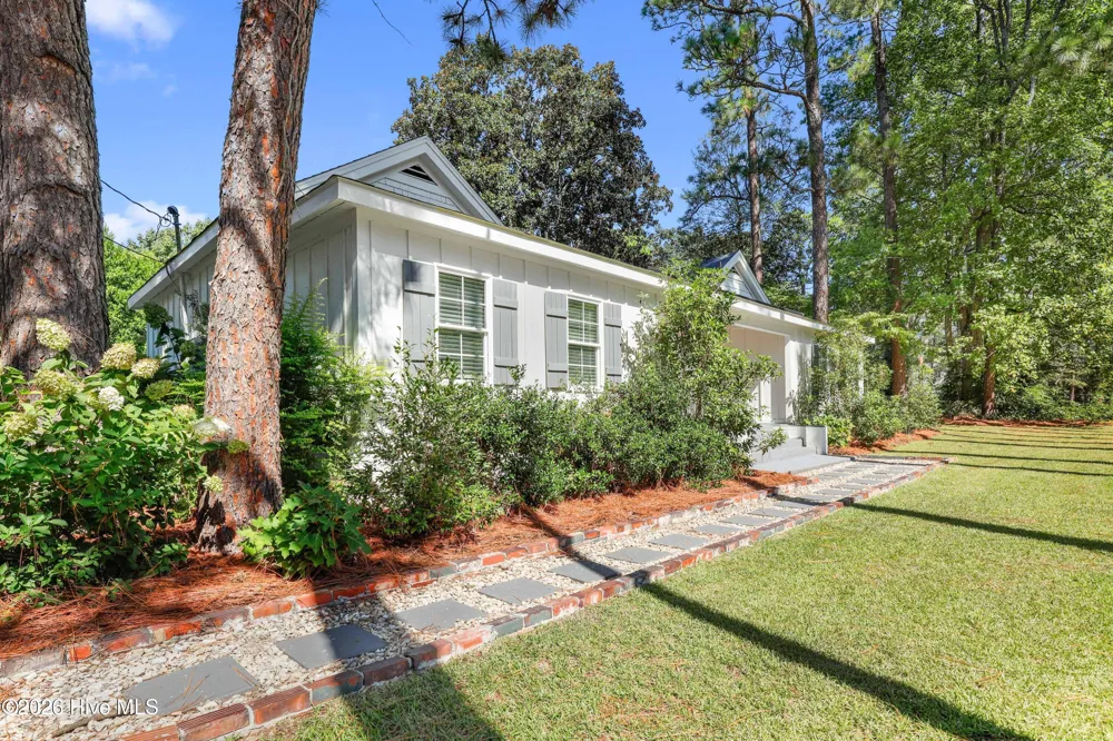 215 S Grape Street Pinebluff, NC 28373