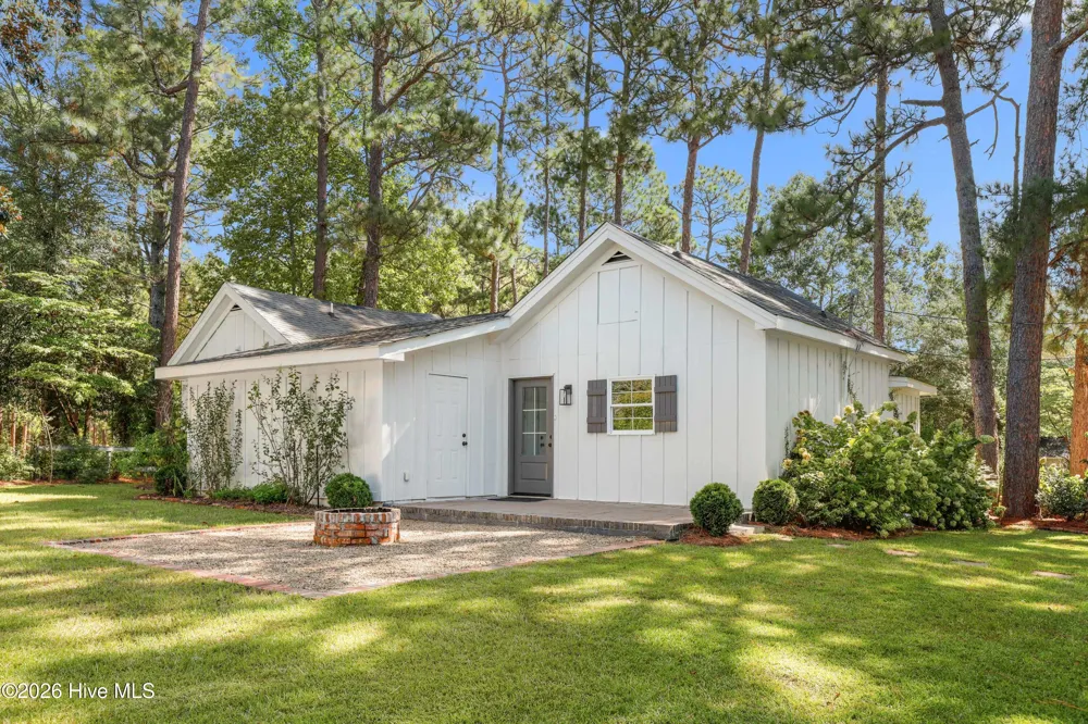 215 S Grape Street Pinebluff, NC 28373