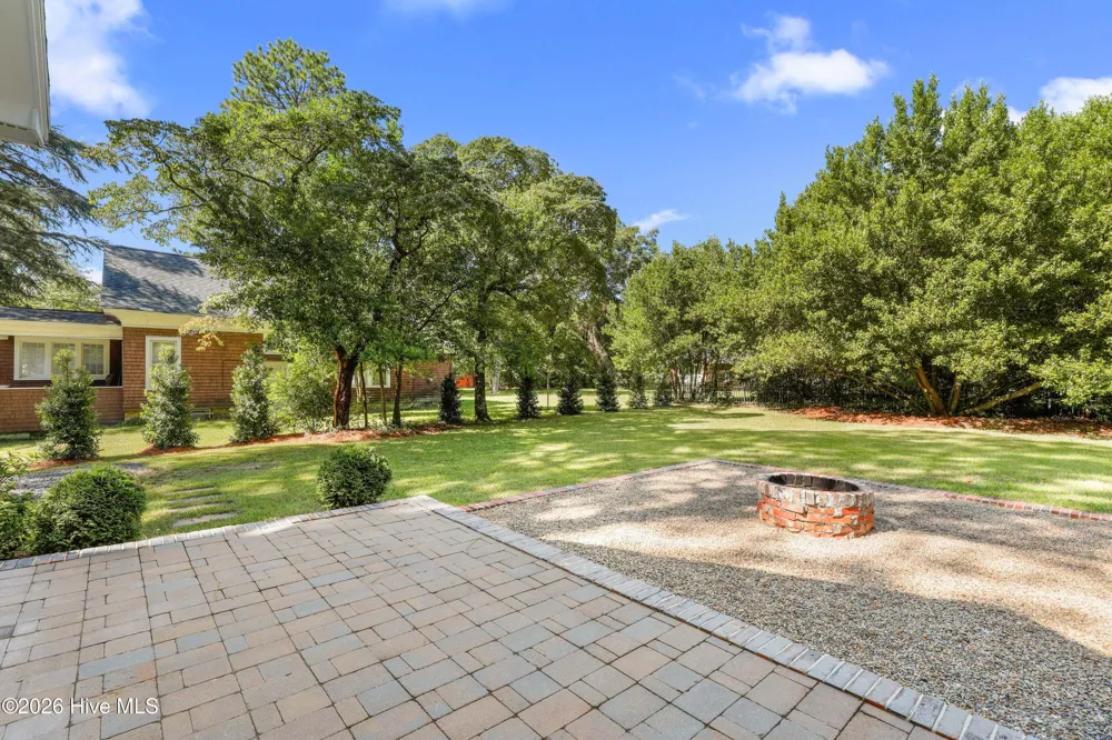 215 S Grape Street Pinebluff, NC 28373