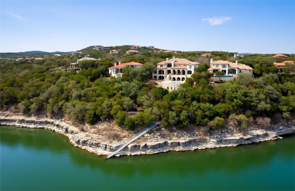 17607 Breakwater Drive Jonestown, TX 78645