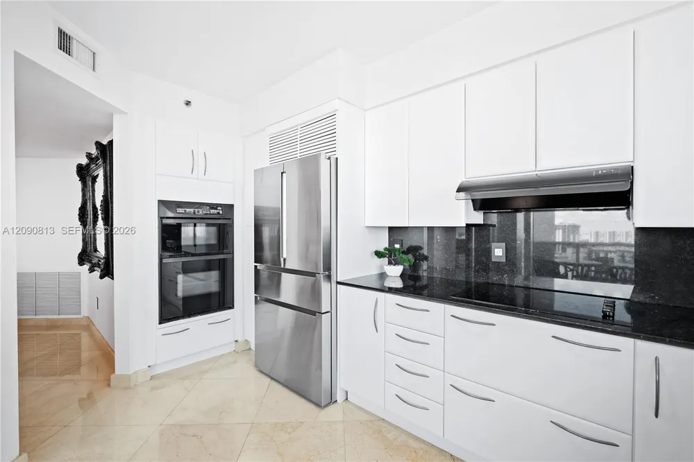 19111 Collins Ave #2207 Sunny Isles Beach, FL 33160
