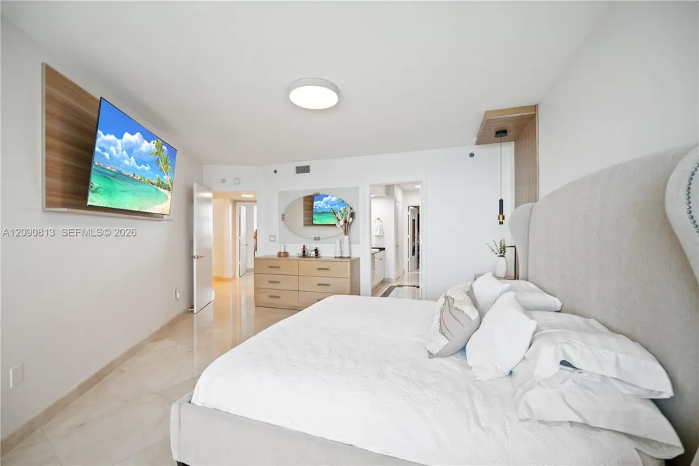 19111 Collins Ave #2207 Sunny Isles Beach, FL 33160