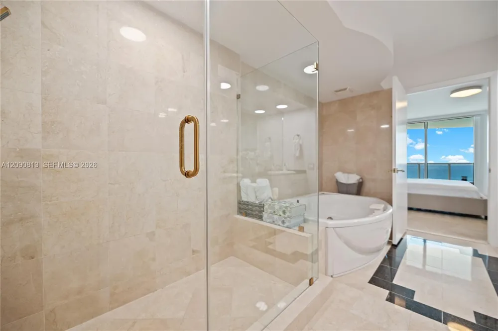 19111 Collins Ave #2207 Sunny Isles Beach, FL 33160