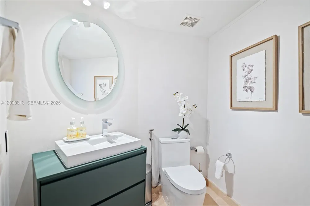 19111 Collins Ave #2207 Sunny Isles Beach, FL 33160
