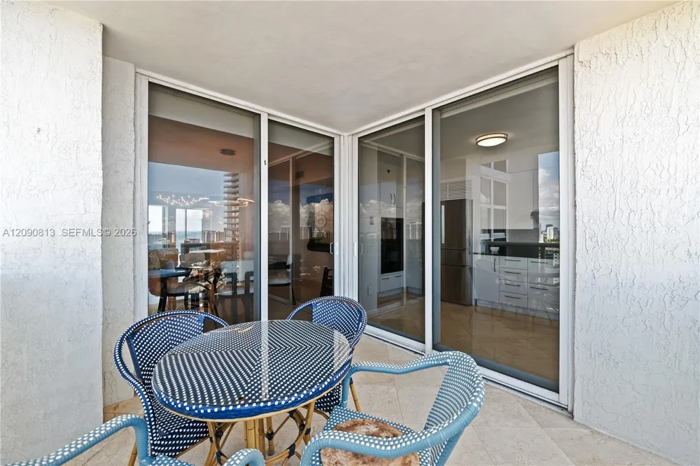 19111 Collins Ave #2207 Sunny Isles Beach, FL 33160