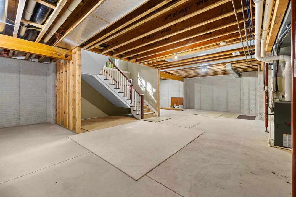 7380 Deepwater Point Acme Township, MI 49690