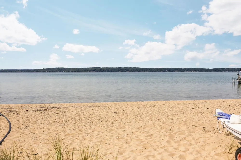 7380 Deepwater Point Acme Township, MI 49690