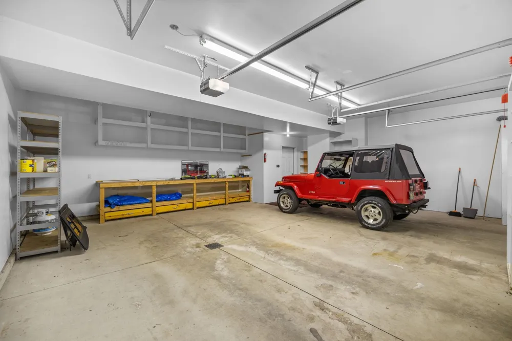 7380 Deepwater Point Acme Township, MI 49690