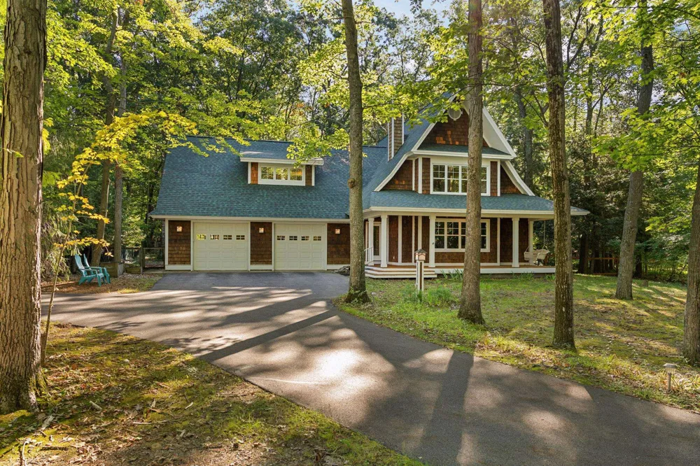 7380 Deepwater Point Acme Township, MI 49690
